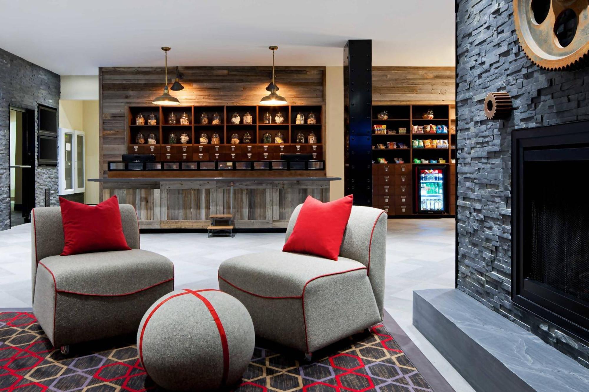 Four Points By Sheraton Edmundston Hotel & Conference Center Ngoại thất bức ảnh
